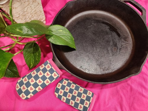 Cast iron pan handle covers - iron,