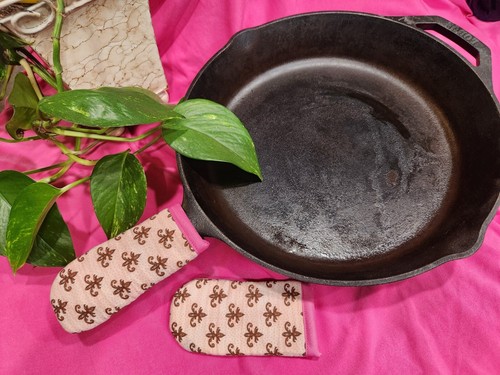 Cast iron pan - iron,